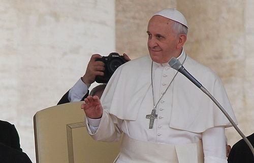 Pope Francis greets pilgrims during the Wednesday General Audience on April 23
