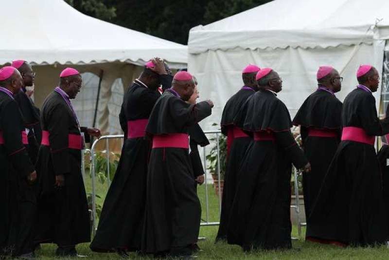Kenyan bishops at a meeting with Pope Francis in Nairobi