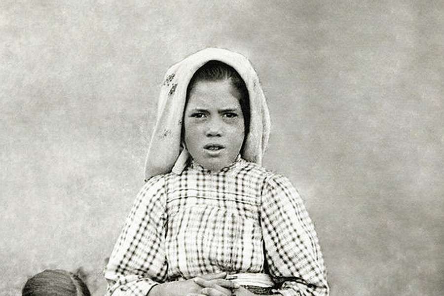 Lucia Santos. Public Domain