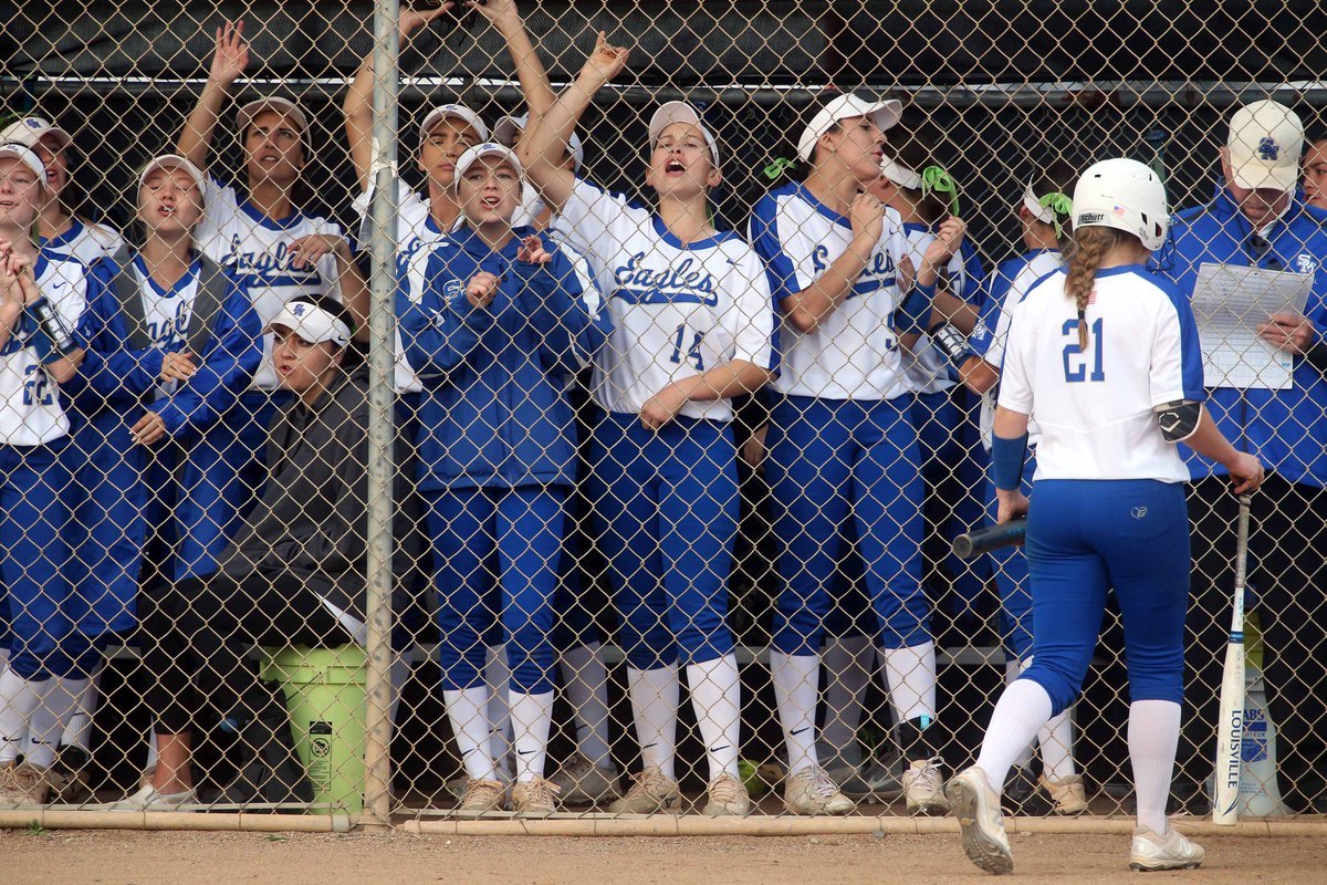 Santa Margarita softball. Photo courtesy SMCHS Softball Twitter.