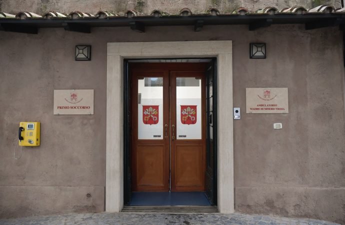 The “Mother of Mercy” medical clinic in St. Peter's Square. (Vatican Media via Crux)