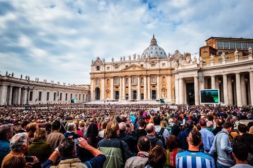 St. Peter's Square. Credit: nomadFra via www.shutterstock.com.