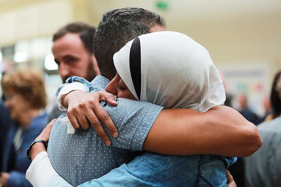 Syrian refugees arrive to Rome with the hope of a better life