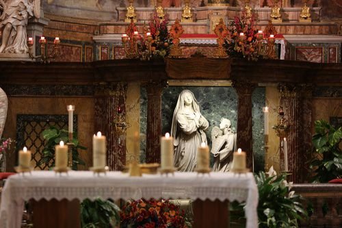 Inside St. Frances of Rome Church 8 in Rome