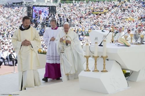 Pope Francis celebrates Mass in Sarajevo’s Kosevo Stadium June 6