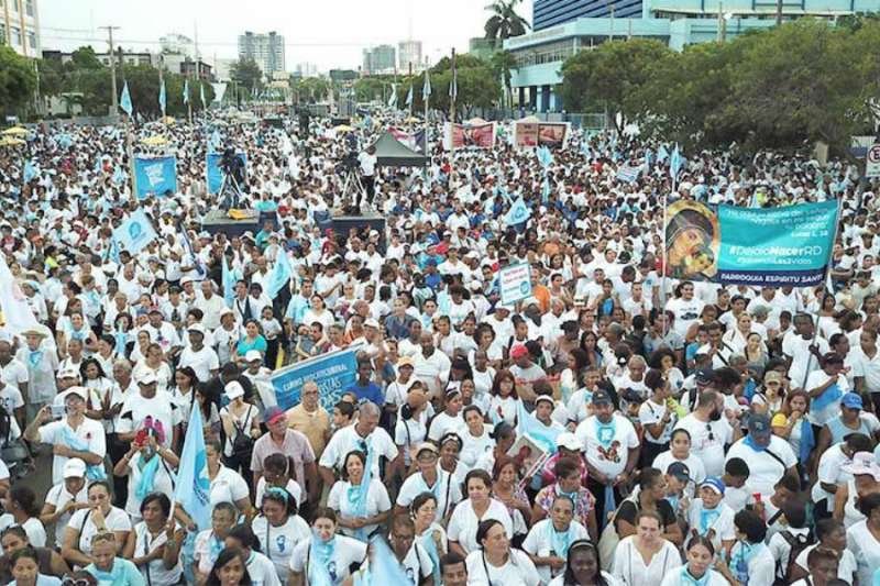 Demonstration in defense of life in the Dominican Republic. Credit: Archdiocese of Santo Domingo.