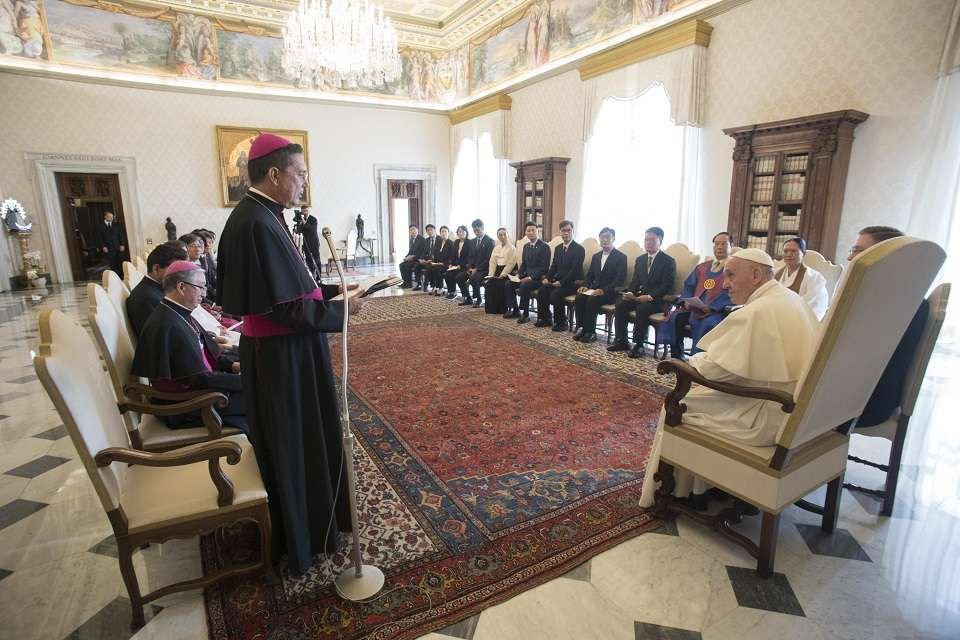 Pope Francis meets with members of the Korean_Council of Religious Leaders at the Vatican Sept. 2
