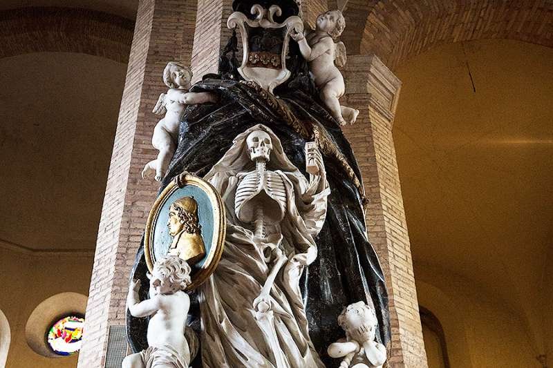 A memento mori at the Teutonic Cemetery in the Vatican. Credit: Daniel Ibanez/CNA.