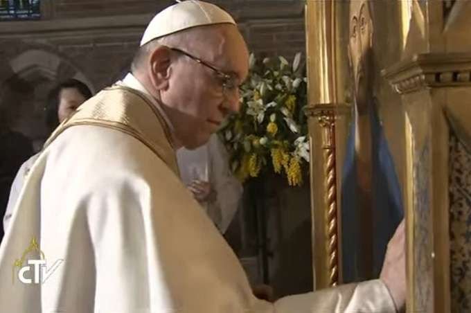 Pope Francis blesses an icon of Saint Savior at the Anglican parish of All Saints in Rome