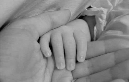 Mother And Baby by Anna Langova (CC0 1.0).
