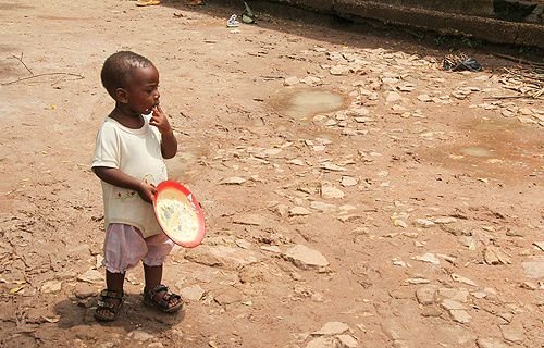 Displaced persons in the Central African Republic received aid from CRS in May 2014. Credit:Kim Pozniak/Catholic Relief Services.: