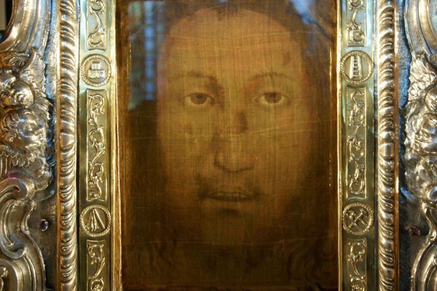 The Manoppello Image. Credit: han santing via Flickr (CC BY-NC 2.0).