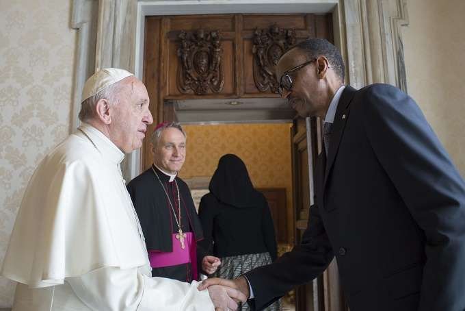 Pope meets Rwandan president