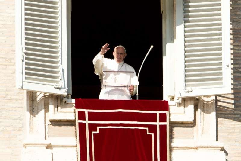 Pope Francis recites the Angelus with pilgrims in St. Peter's Square Nov. 19
