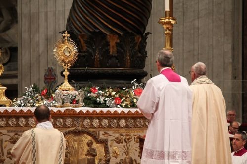 Pope Francis presides over Vespers and exposition of the Blessed Sacrament in St. Peter's Basilica Dec. 31
