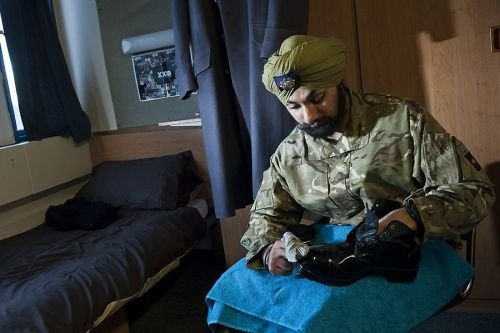 A Sikh members of the Scots Guards. Credit: ¬©Crown copyright 2012 / Defence Images via Flickr (CC BY-NC 2.0).