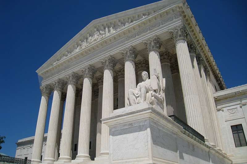 8z3x99y1s3 US Supreme Court 3 CNA 4 17 1520190802 364 125fbyz