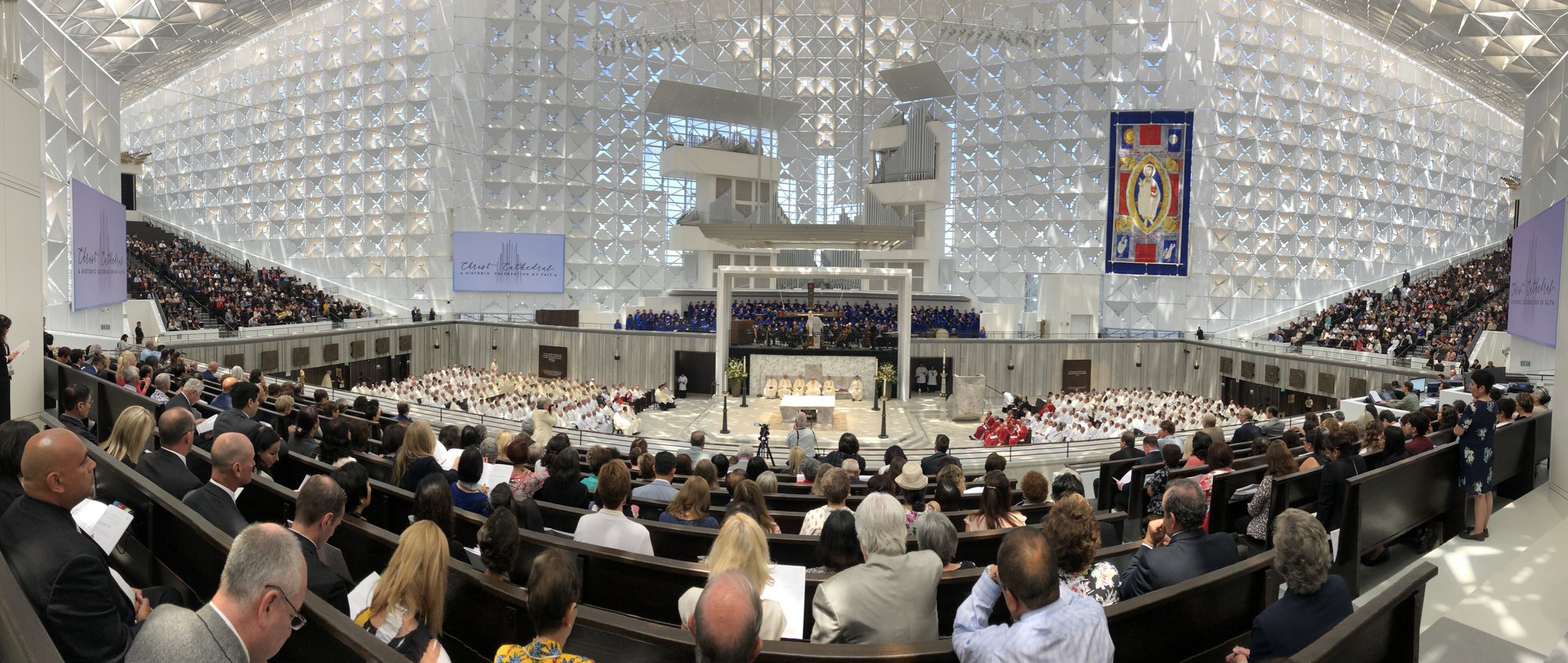 The monochrome sanctuary and Hazel White organ during the dedication Mass July 17. (COURTESY DIOCESE OF ORANGE)