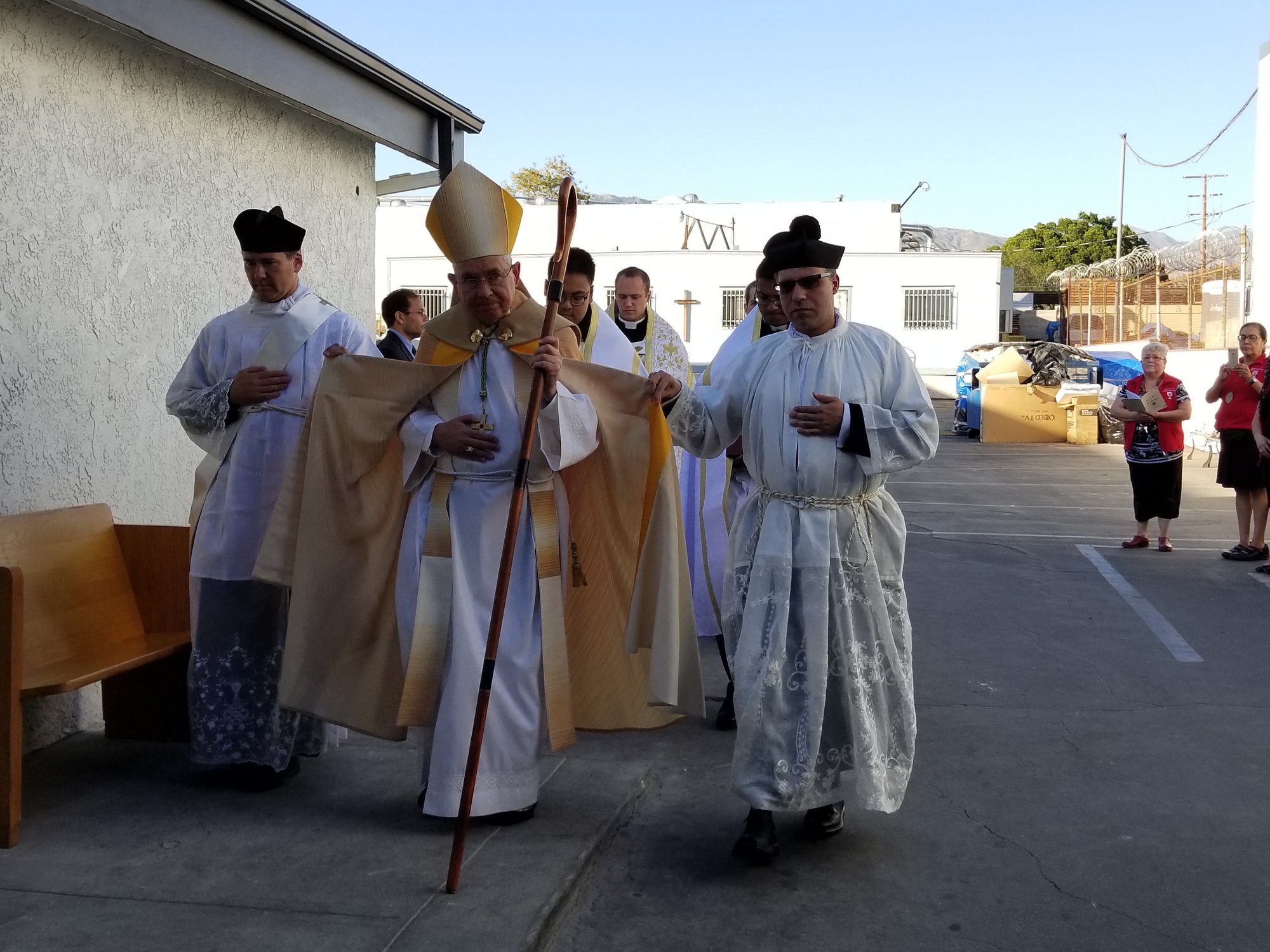 Archbishop Gomez leads the entrance procession. (Photo credit: Evan H. Harrington)