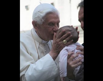 Benedict XVI greets pilgrims at the General Audience
