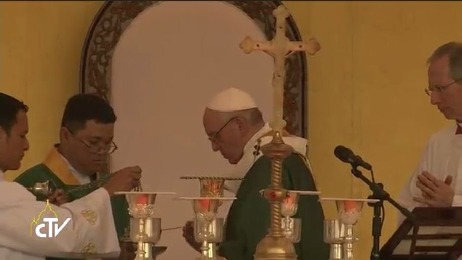 Pope Francis says Mass at Yangon's Kyaikkasan Ground