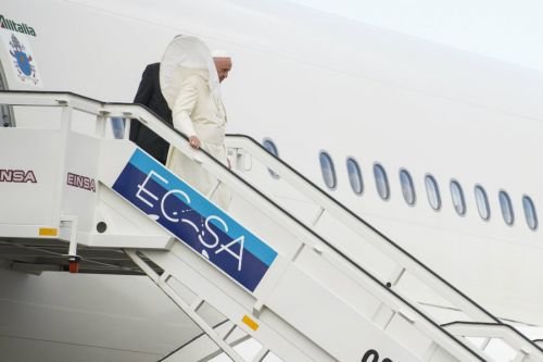 Pope Francis arrives in Havana