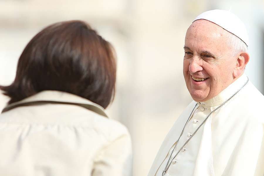 Pope Francis greets pilgrims in St. Peter's Square during the Wednesday general audience on Oct. 1 2014. Credit: Bohumil Petrik/CNA.