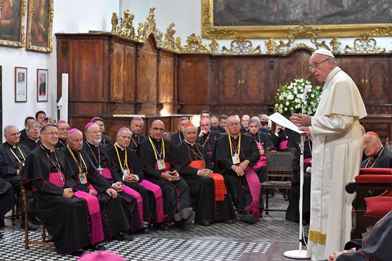 Pope Francis meets with the Chilean bishops in the sacristy of the Santiago Metropolitan Cathedral
