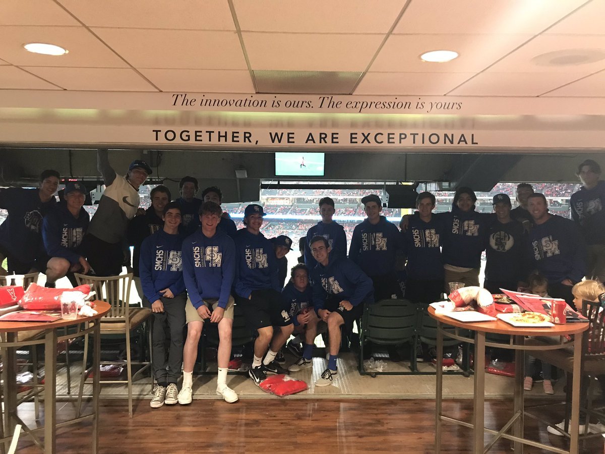 Santa Margarita's baseball team at an event this season. (PHOTO COURTESY SMHS EAGLES TWITTER)