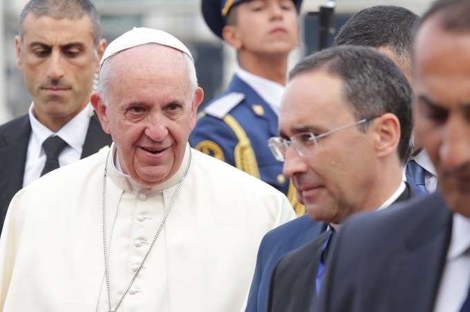 Pope Francis arrives to the airport of Baku in Azerbaijan Oct. 2