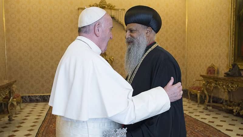 Pope Francis greets Ethiopian Orthodox Patriarch Abune Mathias Feb. 29, 2016. (Vatican Media via CNA)