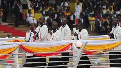 Mass at the Catholic Shrine of the Martyrs of Namugongo, Uganda, Nov. 28, 2015. (Martha Calderon/CNA)