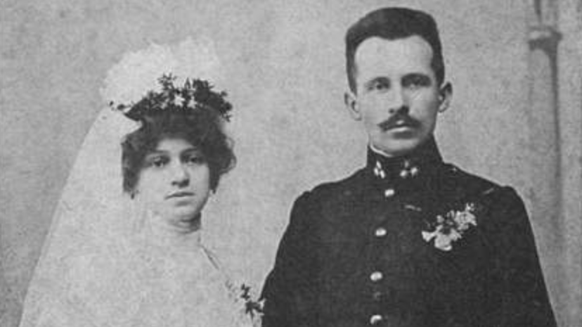 Karol and Emilia Wojtyła's wedding portrait. (Public domain via CNA)