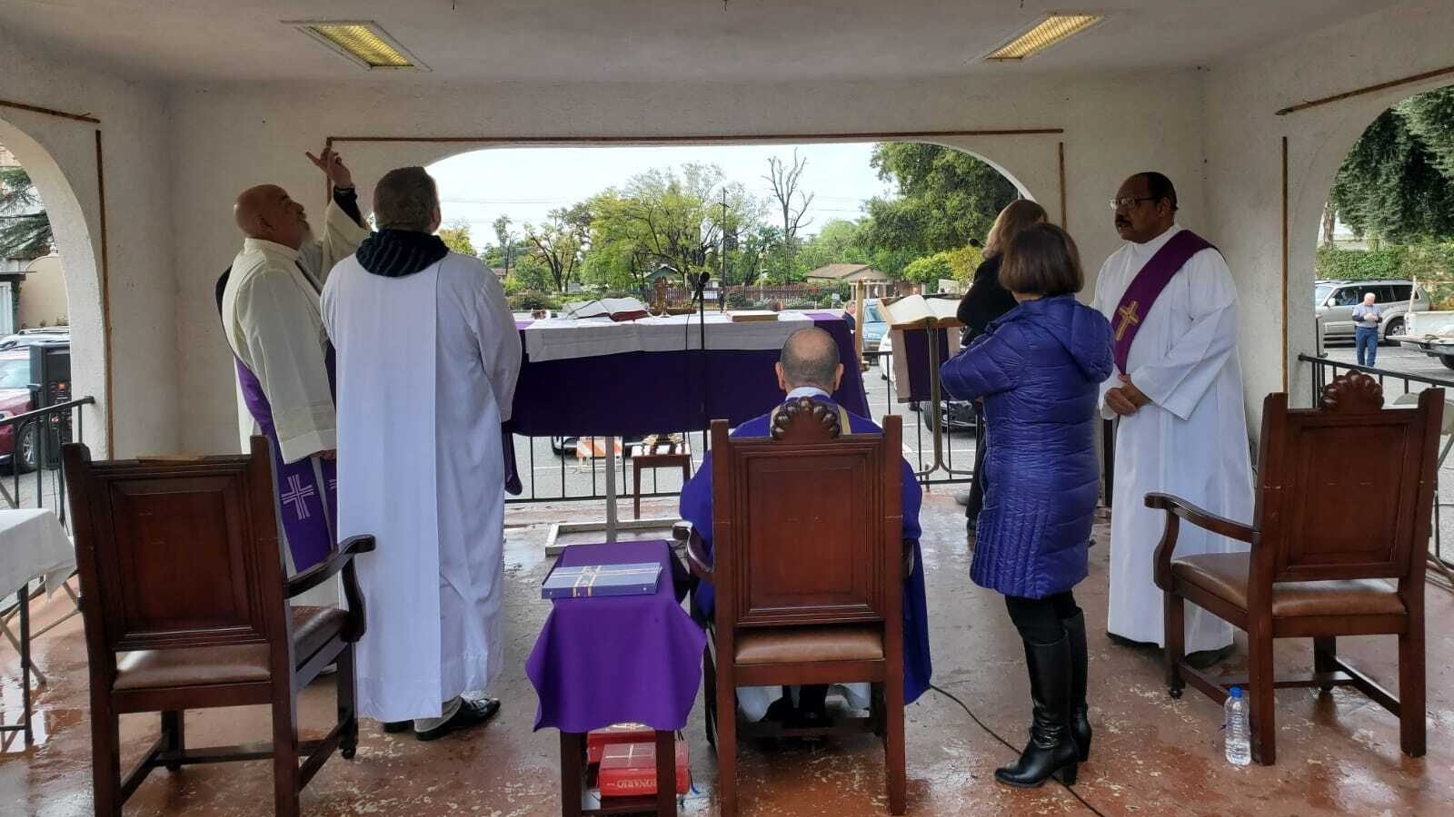A drive-in Mass at St. Elizabeth Catholic Church in Altadena in March 2020, before the complete shutdown of public Masses in the Archdiocese of LA.