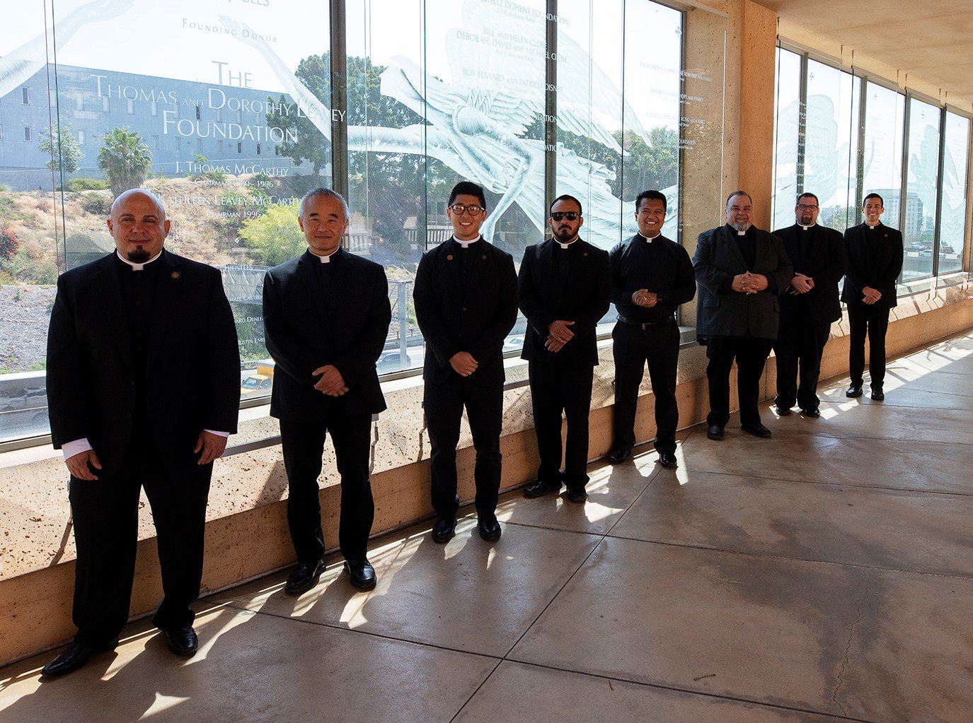 Los ocho futuros sacerdotes que serán ordenados para la Arquidiócesis de Los Angeles el 8 de agosto, 2020. (Victor Alemán)