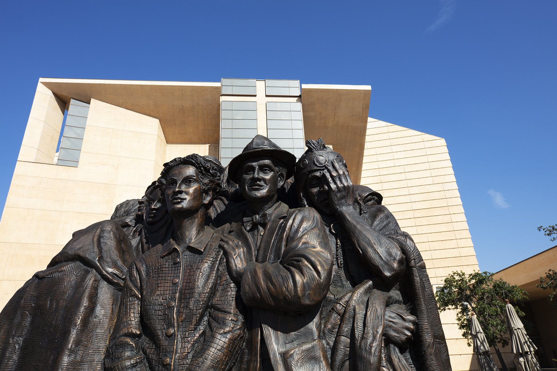 The “Angels Unawares” sculpture on the plaza of the Cathedral of Our Lady of the Angels. (VICTOR ALEMÁN)