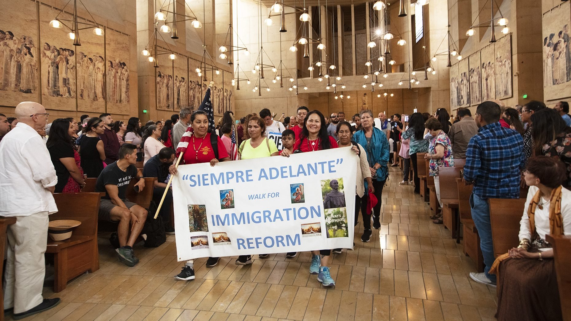 The 2019 Mass in Recognition of All Immigrants at the Cathedral of Our Lady of the Angels. (Victor Alemán)