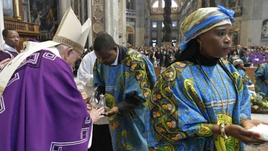 Pope Francis celebrates Mass according to the Zaire Use at St. Peter's Basilica on Dec. 1, 2019. (Vatican Media via CNA)