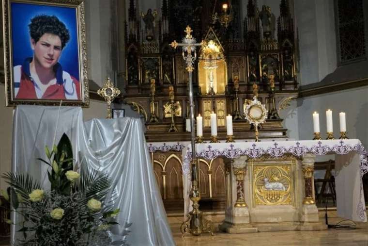 The reliquary of Carlo Acutis in Ełk, Poland (Ełk Cathedral)