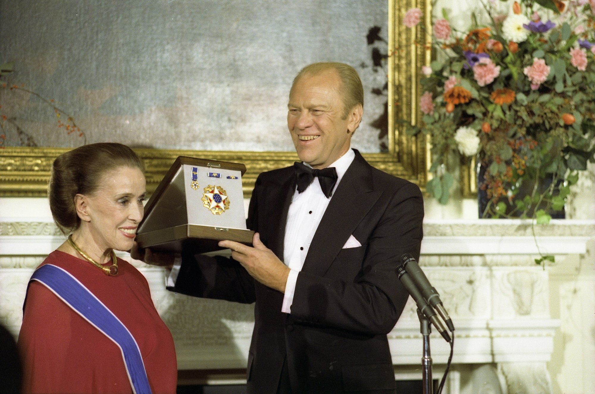 President Gerald R. Ford presents Martha Graham with the Presidential Medal of Freedom, 1976. (Wikimedia Commons)