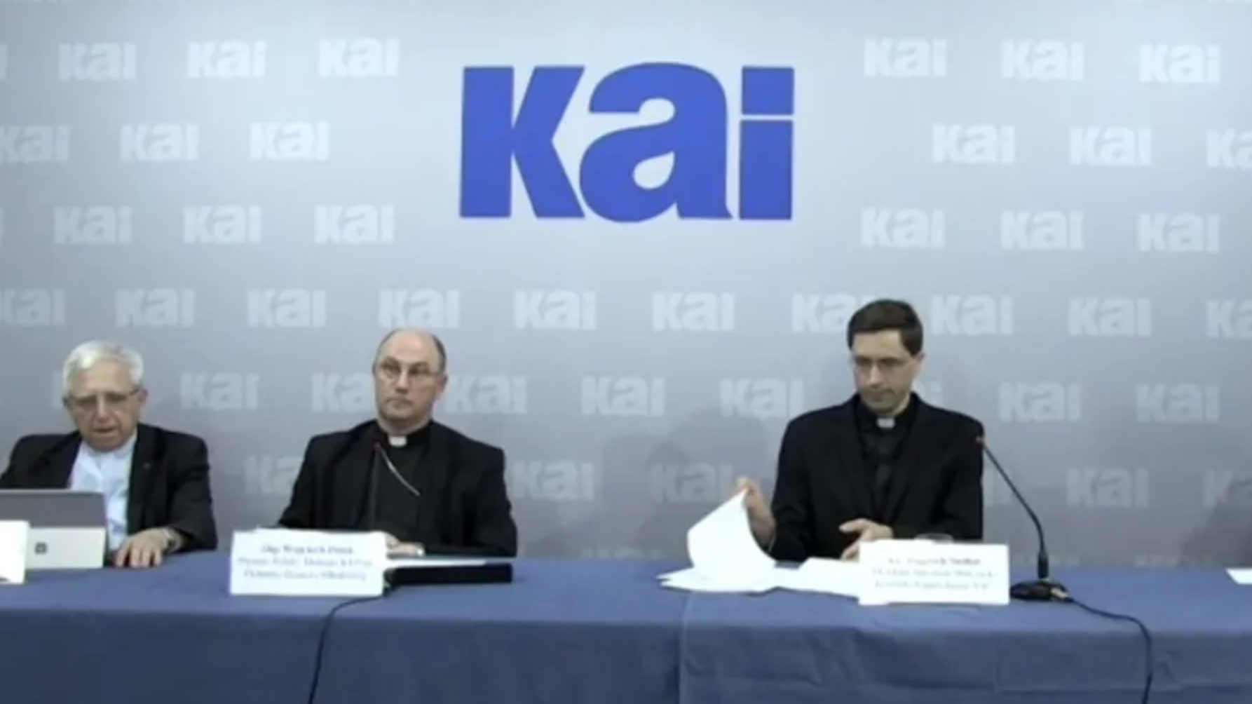 Archbishop Polak, center, at a press conference presenting a report on clerical abuse in Poland, June 28, 2021. (@EpiskopatNews/Twitter via CNA)