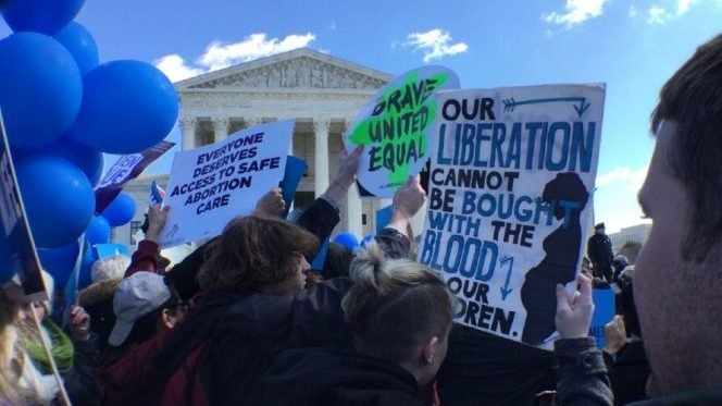 Pro-life and pro-abortion advocates outside of the Supreme Court during oral arguments in the case Whole Woman's Health v. Hellerstedt, March 2, 2016. (Catholic News Agency)