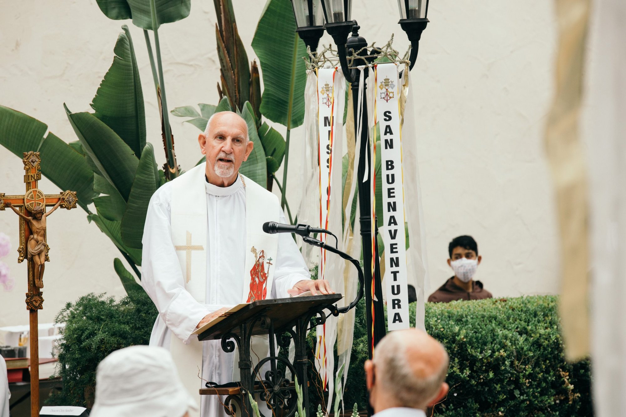 San Buenaventura pastor Father Tom Elewaut speaks at a Mass celebrating the elevation of the mission to the rank of minor basilica in July 2020. (Colton Machado)
