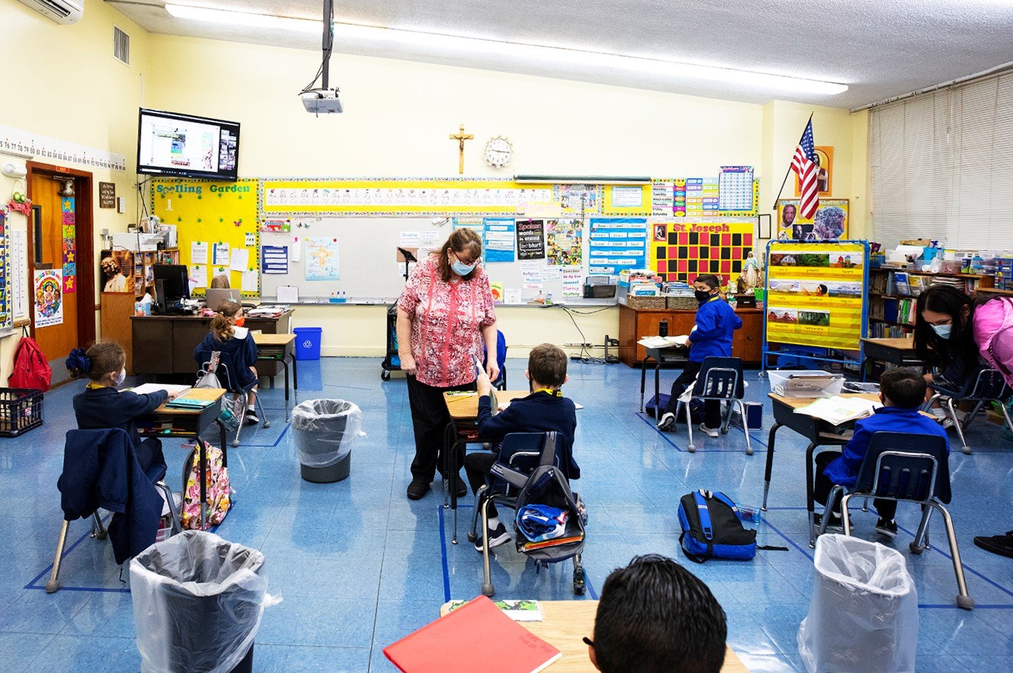 Students at Holy Name of Mary School in San Dimas after the return to in-person classes in February 2021. (Victor Alemán)