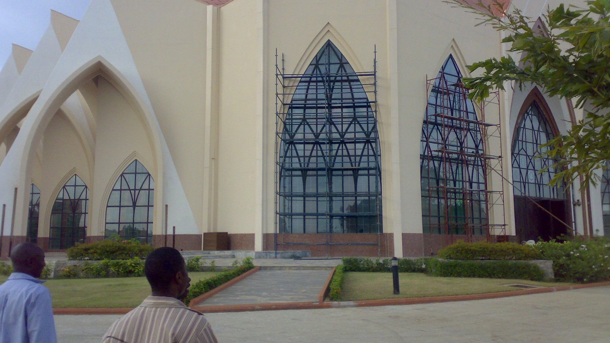 The National Christian Centre is a Christian place of worship in Nigeria's capital, Abuja. (Wikimedia Commons)
