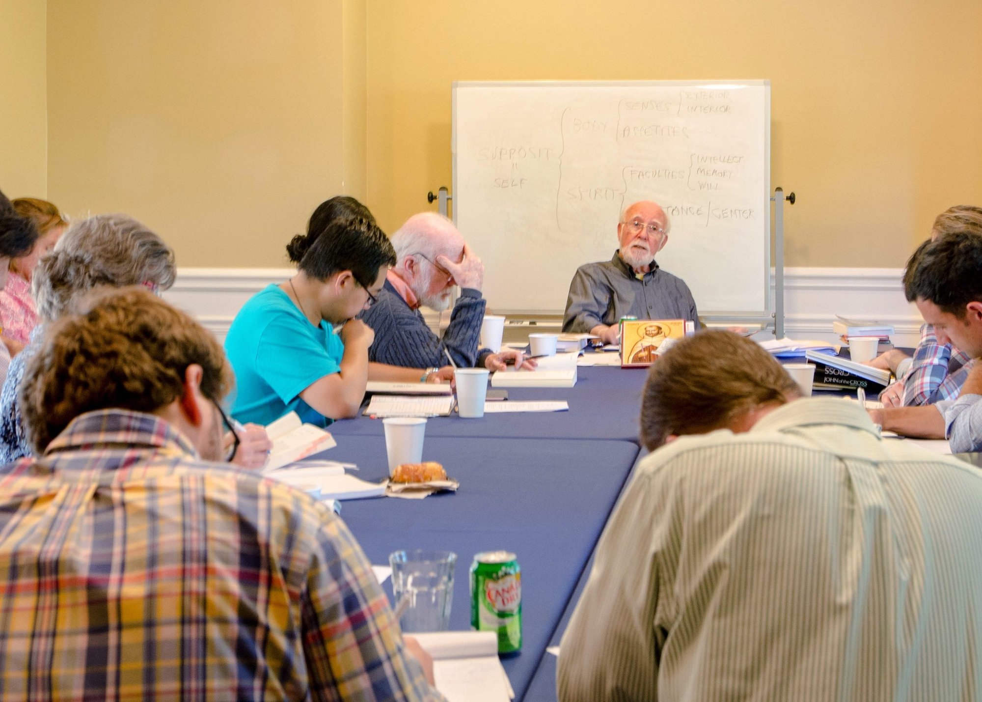Bernard McGinn, a theologian, religious historian and spirituality scholar, gives a master class to graduate students at the Lumen Christi Institute at the University of Chicago Sept. 22, 2018. (CNS photo/Mark Franzen, Lumen Christi Institute)