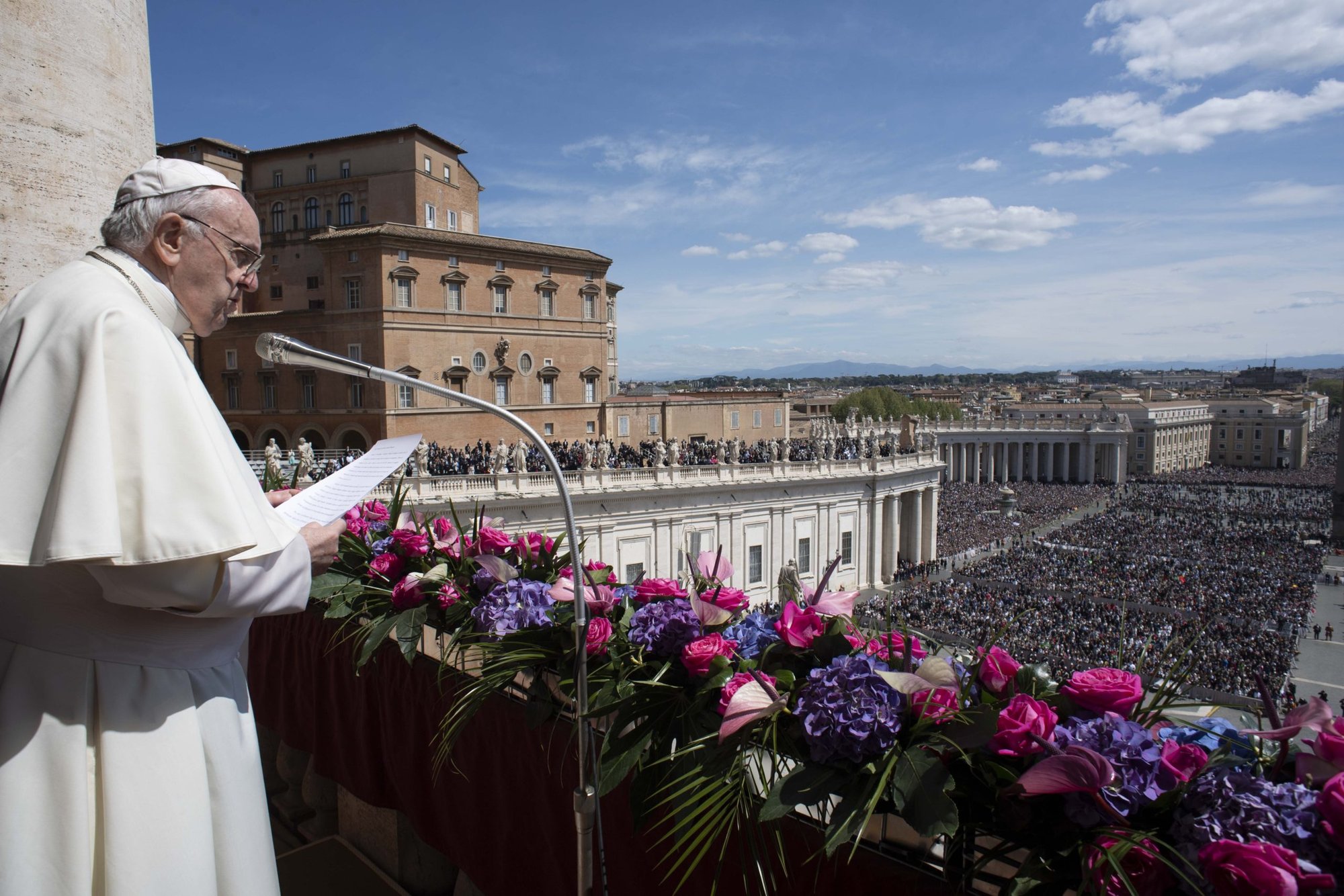 Pope Francis delivers his Easter message "urbi et orbi" (to the city and the world) from the central balcony of St. Peter's Basilica at the Vatican April 17, 2022. (CNS photo/Vatican Media)