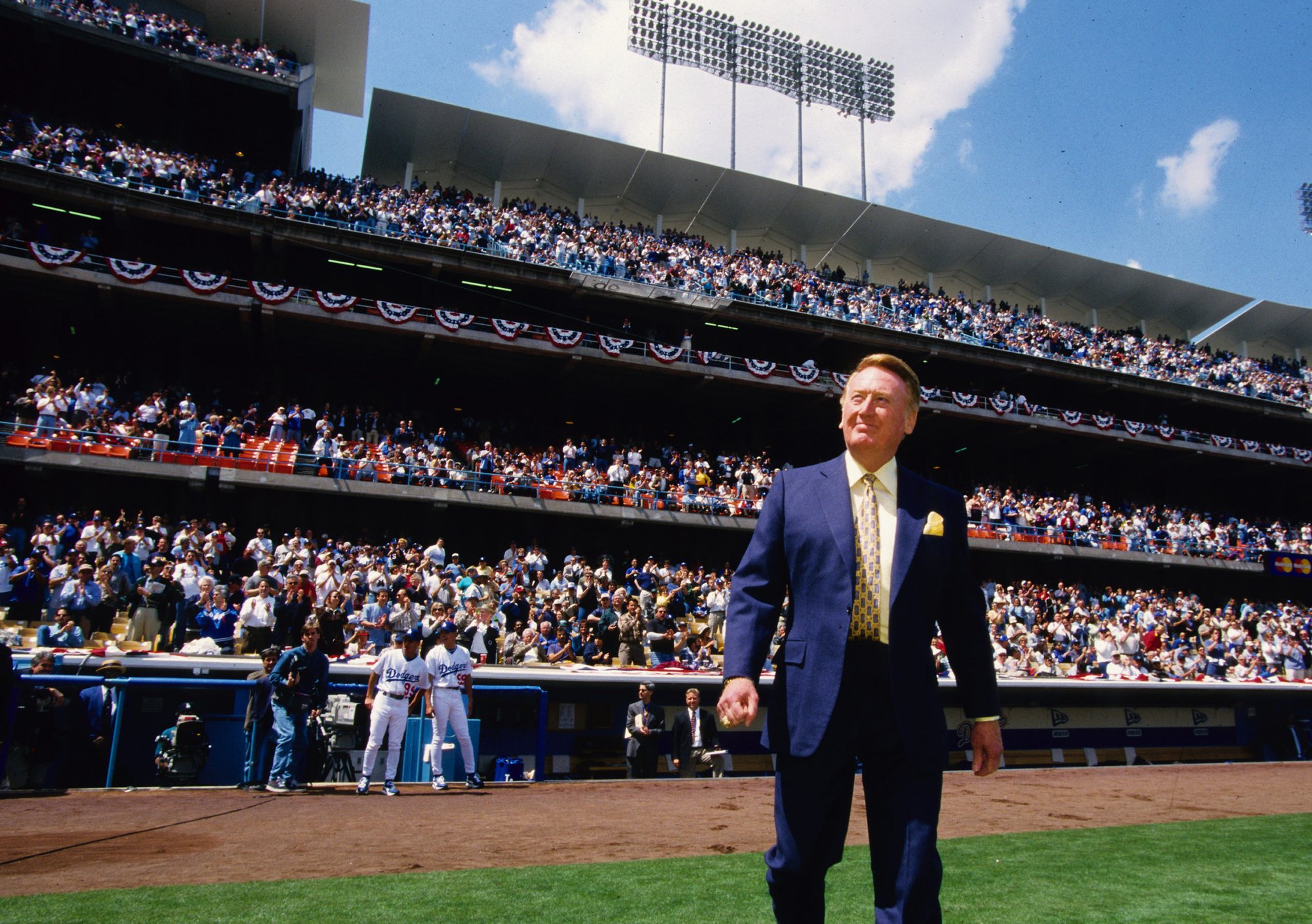 Vin Scully during Los Angeles Dodgers Opening Day 1999. (© Jon SooHoo/Los Angeles Dodgers 1999)