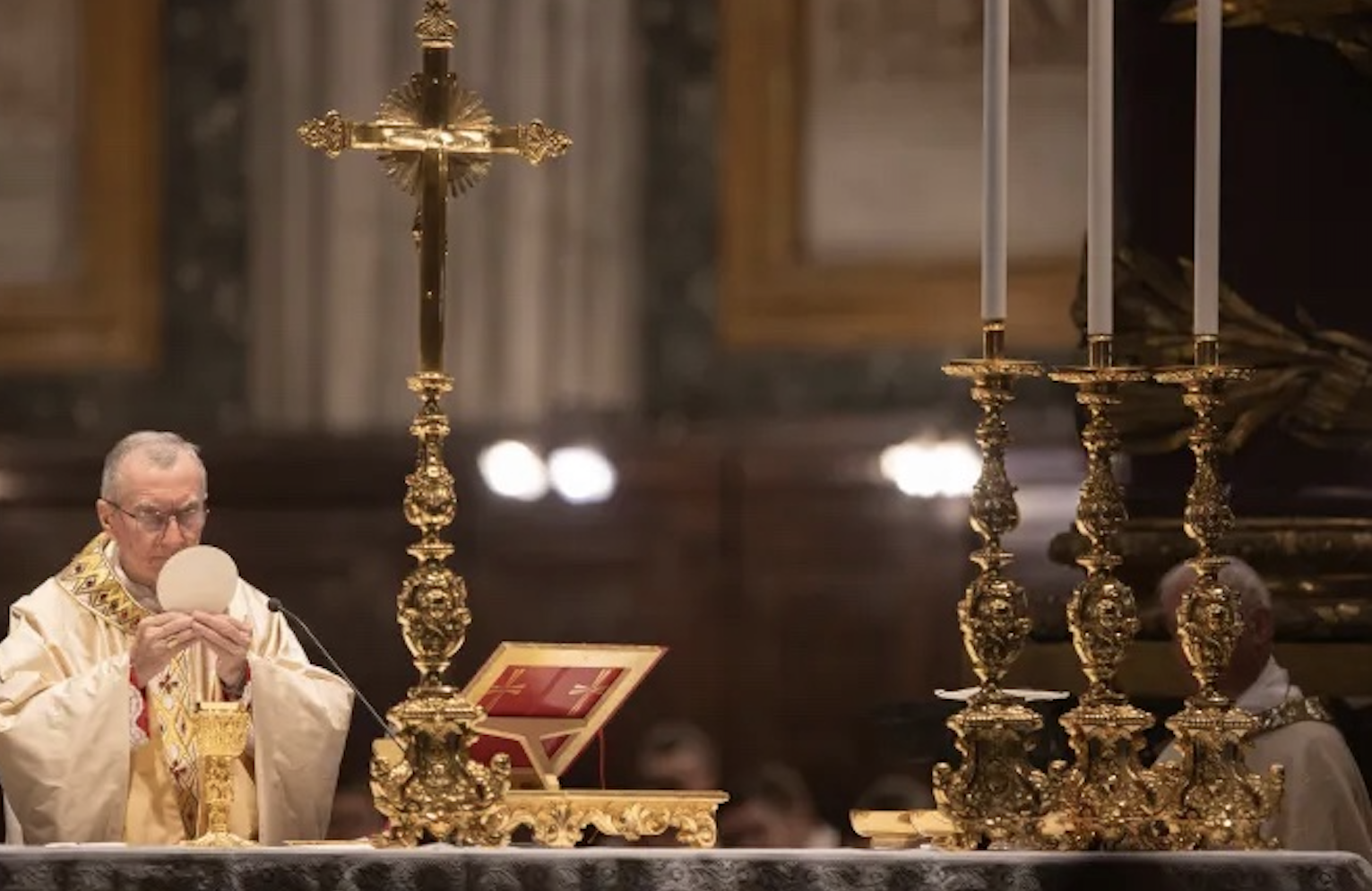 Cardinal Pietro Parolin celebrating Mass for peace in Ukraine on Thursday in the Basilica of St. Mary Major in Rome, Nov. 17, 2022. (Daniel Ibáñez/CNA)