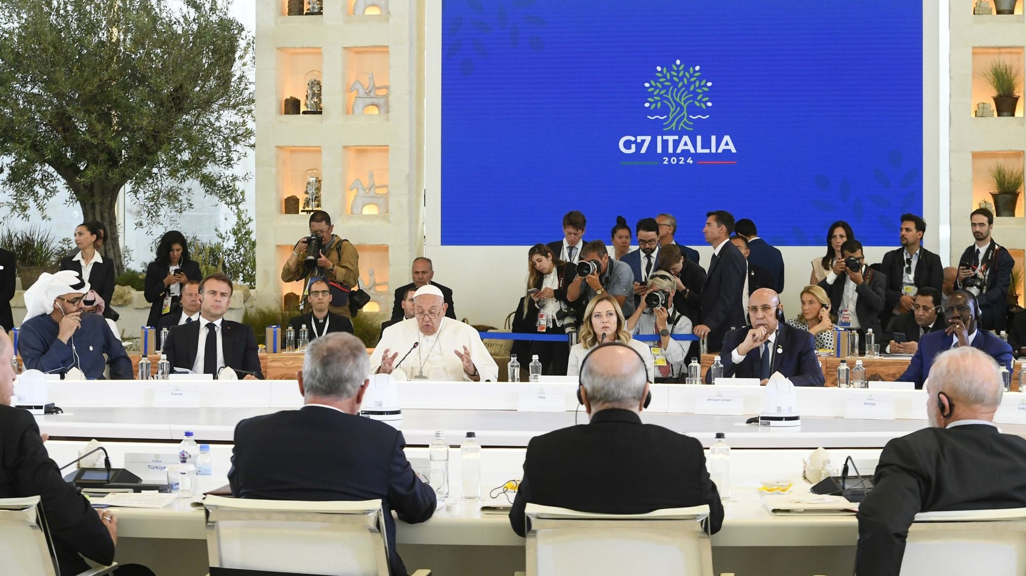 G7